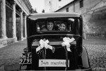 Sposi matrimonio macchina antica