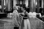 Sposa e Papà uscita hotel per matrimonio Terrazza Borromini
